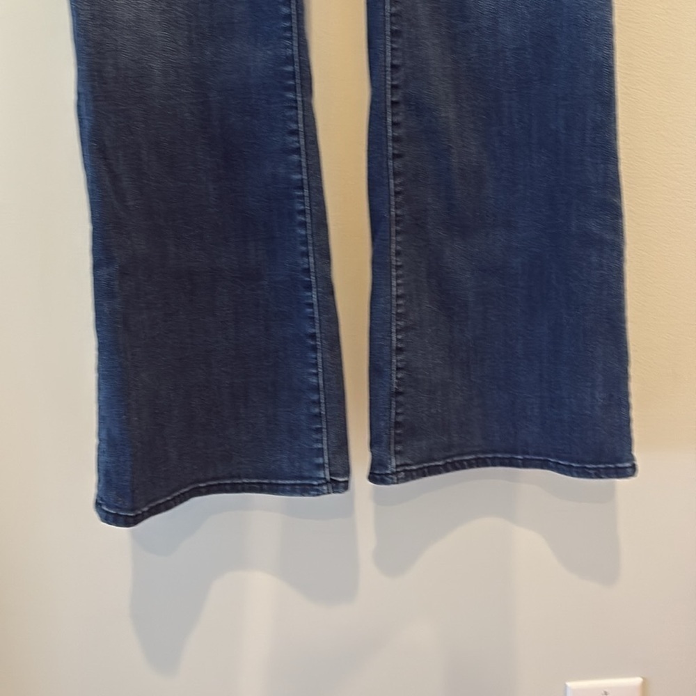 Kut from the Kloth - Baby Bootcut Women's Jeans. Size 14 - Picture 6 of 13